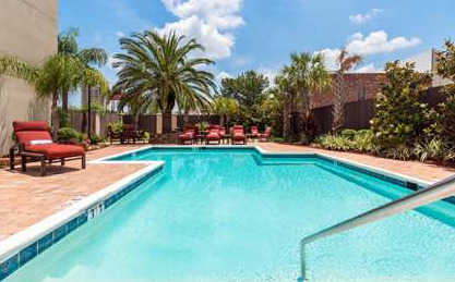 Hotel Hampton I-10 & College Drive 3*